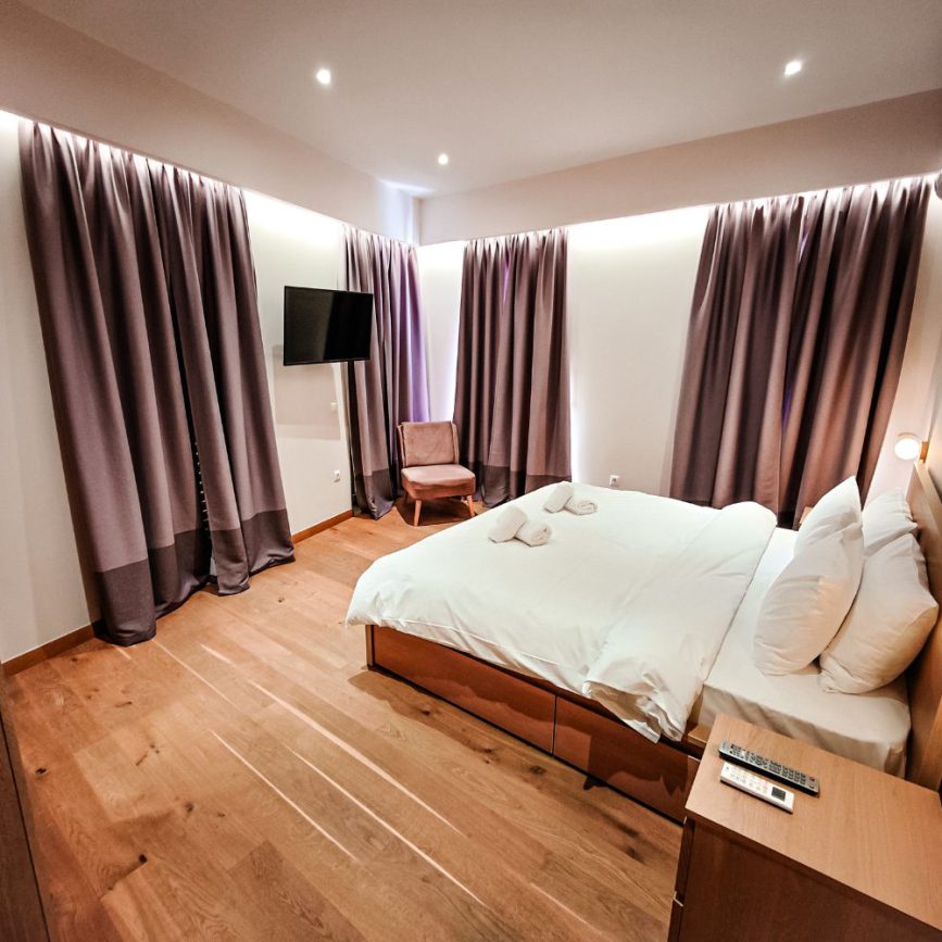 pylos-senses-deluxe-central-apartment-with-terrace-in-pylos-greece-14